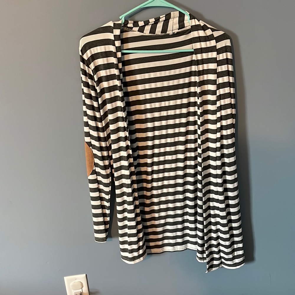 Large stripped cardigan